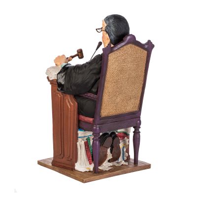 Скульптура Судья, -2