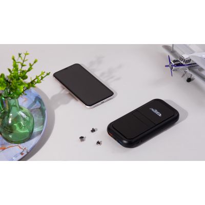 Беспроводное ЗУ Fast & Furious, 10000 mAh, с быстрой (22.5W/15W) зарядкой, с магнитным кабелем и набором переходников, с подсветкой логотипа, черный-1