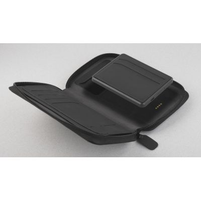 Дорожный органайзер со cъёмным (на магните) беспроводным зарядным устройством 3000 mAh, черный-1