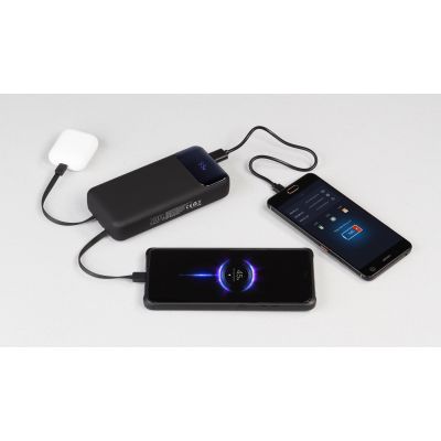 Зарядное (22.5W) устройство Top Grade SOFTTOUCH 20000 mAh с подсветкой логотипа, встроенными кабелями и цифровым индикатором заряда, черный-3