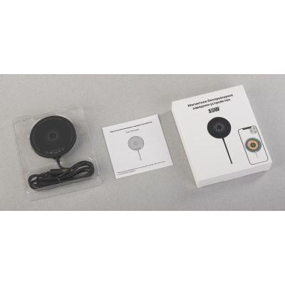 Магнитное беспроводное (15W) зарядное устройство Magic SOFTTOUCH, покрытие soft touch, черный-6