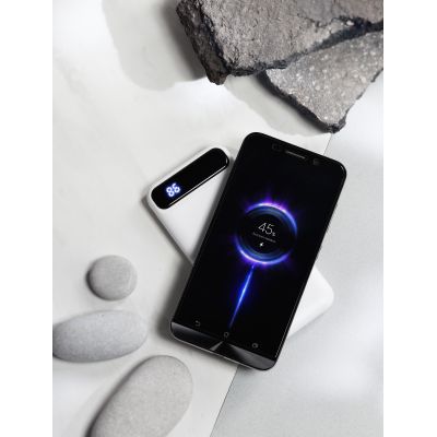 Беспроводное зарядное устройство Quantum, 10000 mAh с цифровым индикатором заряда, белый-1