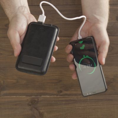 Зарядное устройство Olo, 8000 mAh, шильд в покрытии soft touch, черный-2