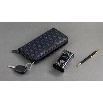 Зарядное (22.5W) устройство Inside 9000 mAh с прозрачным корпусом и цифровым индикатором заряда/напряжения/силы тока, черный-4