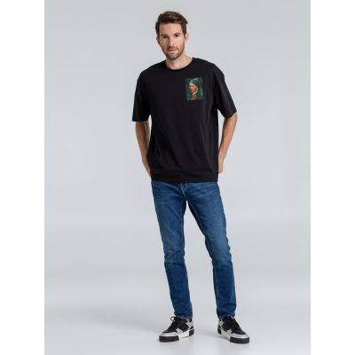 Футболка оверсайз «Мужчина с жемчужной сережкой», черная-1