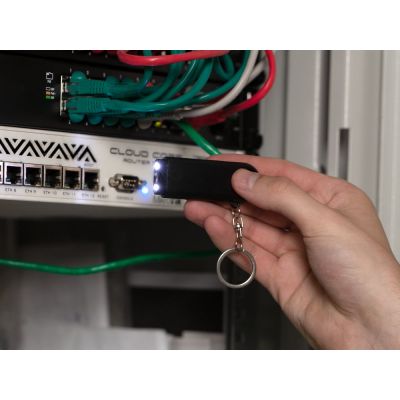 Брелок-фонарик Lens Ray, черный-2