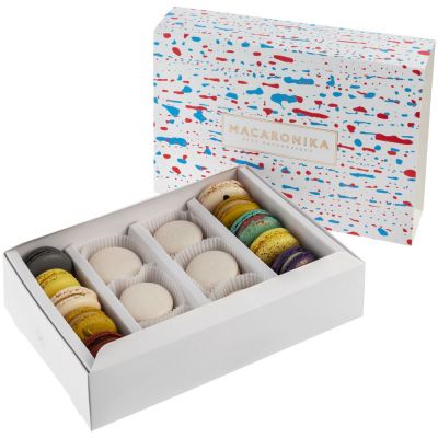 Набор из 18 пирожных макарон-0