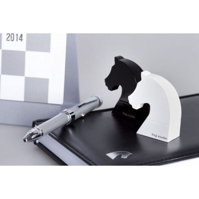 Ручка с проекцией из серии «Ход конем»-3