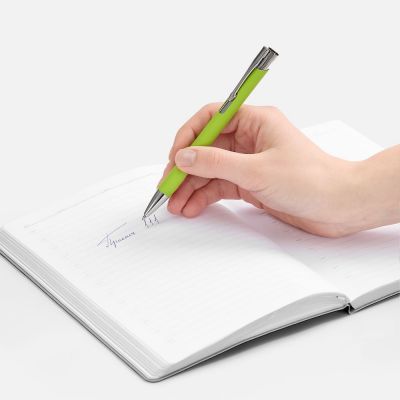 Ручка шариковая Keskus Soft Touch, зеленое яблоко-4