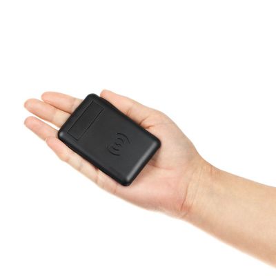 Органайзер с беспроводной зарядкой и набором адаптеров Octopod, черный-6