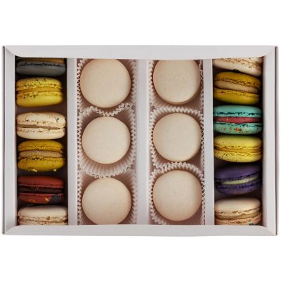 Набор из 18 пирожных макарон-2