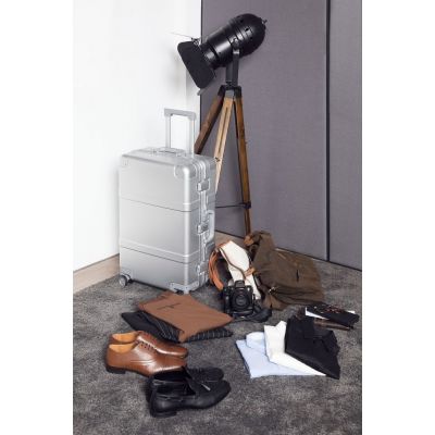 Чемодан Metal Luggage, серебристый-9