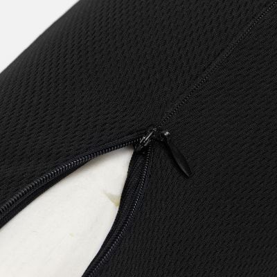 Подушка автомобильная на подголовник Roadie, черная-3