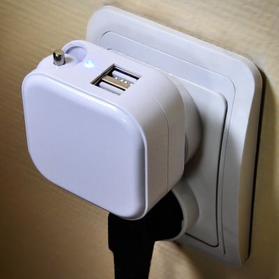 Адаптер с двумя USB-портами для зарядки от сети и от прикуривателя 'Socket', белый-3