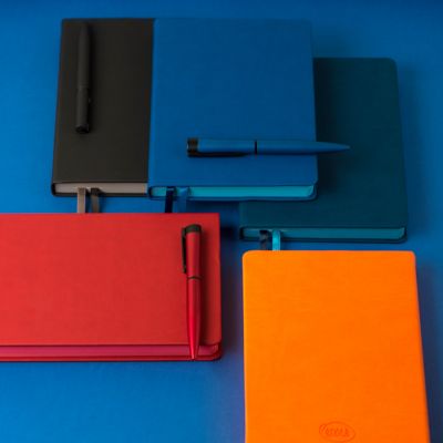 Ежедневник недатированный Softie, А5, бордовый, блок в клетку, бордовый обрез-4