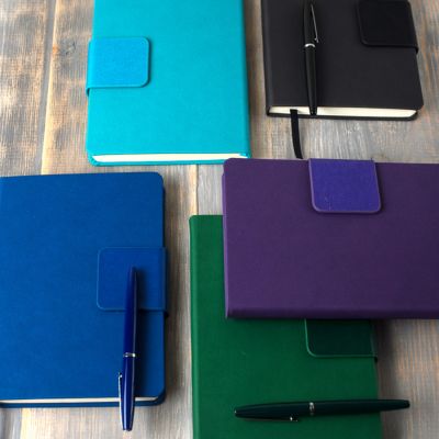 Ежедневник недатированный Stevie, А5,  синий, кремовый блок, без обреза-4