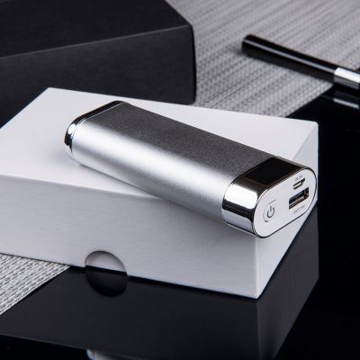 Универсальное зарядное устройство 'Light' (5200mAh) с фонариком, серебристый-10