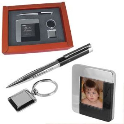 Набор: брелок, авторучка и рамка для фото, серебристый, черный-0