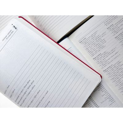 Ежедневник недатированный А5+ Classic, бордовый-2