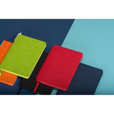 Блокнот Notepeno 130x205 мм с тонированными линованными страницами, зеленое яблоко-12