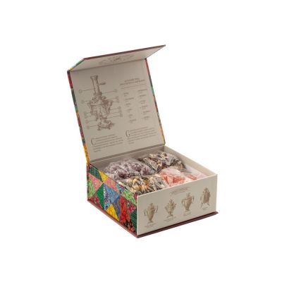 Подарочный набор c купажами чая и сладостями Весенние птицы-0