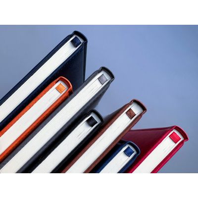 Ежедневник недатированный А5+ Classic, бордовый-6