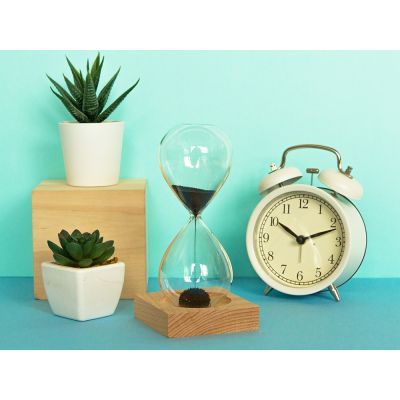 Песочные магнитные часы на деревянной подставке Infinity-4