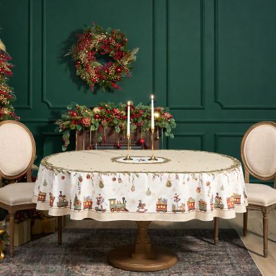 СКАТЕРТЬ  ОВАЛЬНАЯ  