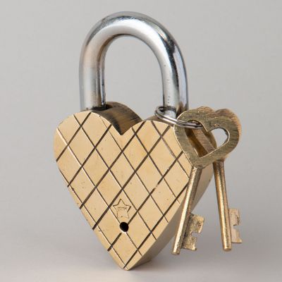 ЗАМОК ДЕКОРАТИВНЫЙ С КЛЮЧАМИ 10*7СМ-3