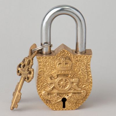 ЗАМОК ДЕКОРАТИВНЫЙ С КЛЮЧАМИ 11,5*5,7СМ-2