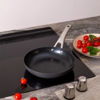 СКОВОРОДА C АНТИПРИГАР. 3Х СЛОЙНЫМ ПОКРЫТ. DAIKIN, СЕРИЯ 