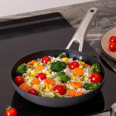 СКОВОРОДА C АНТИПРИГАР. 3Х СЛОЙНЫМ ПОКРЫТ. DAIKIN, СЕРИЯ 