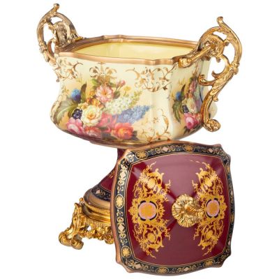 ВАЗА НА НОЖКЕ 31*20*38 СМ-2