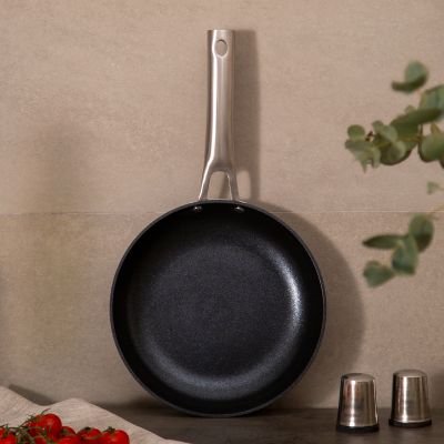 СКОВОРОДА C АНТИПРИГАР. 3Х СЛОЙНЫМ ПОКРЫТ. DAIKIN, СЕРИЯ 