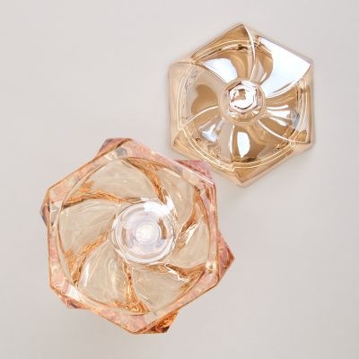 БЛЮДО С КРЫШКОЙ НА НОЖКЕ 