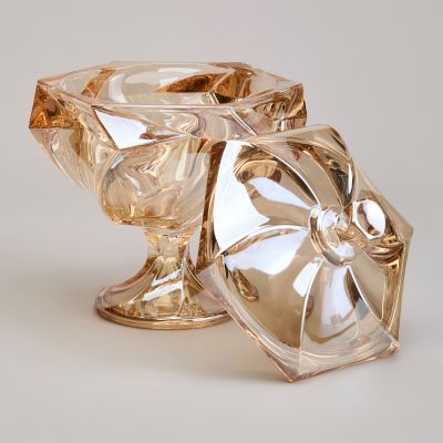 БЛЮДО С КРЫШКОЙ НА НОЖКЕ 