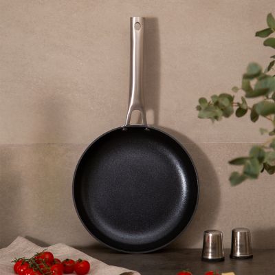 СКОВОРОДА АНТИПРИГАР. 3Х СЛОЙНЫМ ПОКРЫТ. DAIKIN, СЕРИЯ 