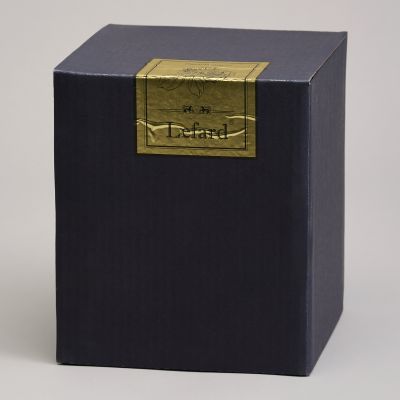 БЛЮДО С КРЫШКОЙ НА НОЖКЕ 