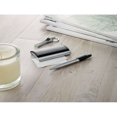 Набор: ручка, брелок-1