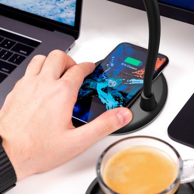 Лампа с колонкой и беспроводной зарядкой Alladin, черная-4