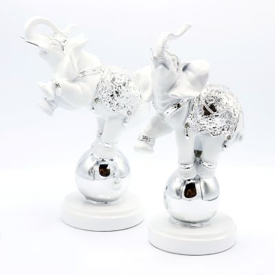Набор статуэток "Слоны на шарах"-0