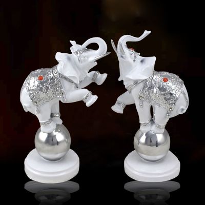 Набор статуэток "Слоны на шарах"-1