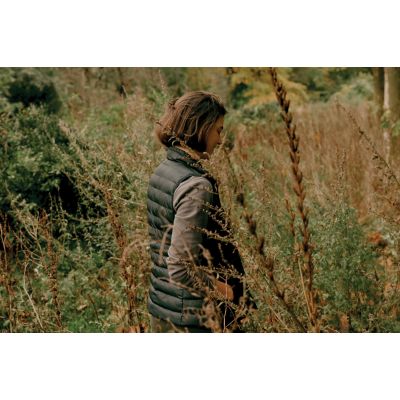 Женский стеганый жилет Iqoniq Meru из переработанного полиэстера AWARE™, 70 г/м²-14