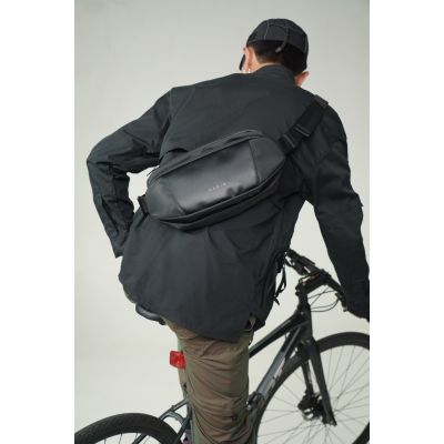 Наплечная сумка KORIN FlipSling 32х16х10 см, черная-10