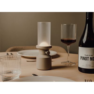 Настольная лампа VINGA Niori из переработанного пластика RCS-5