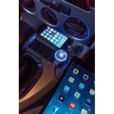 Мощное автомобильное зарядное устройство с 2 USB-портами-5