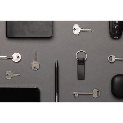 Брелок Luxury из полиуретана и переработанного цинка RCS-5