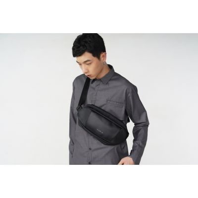 Наплечная сумка KORIN FlipSling 32х16х10 см, черная-8