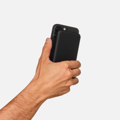 Внешний аккумулятор с подсветкой и беспроводной зарядкой Ultra Wireless Magnetic 10000 mAh, черный-9