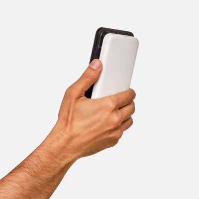 Внешний аккумулятор с подсветкой и беспроводной зарядкой Ultra Wireless Magnetic 10000 mAh, белый-9